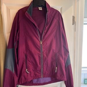 Women’s windbreaker